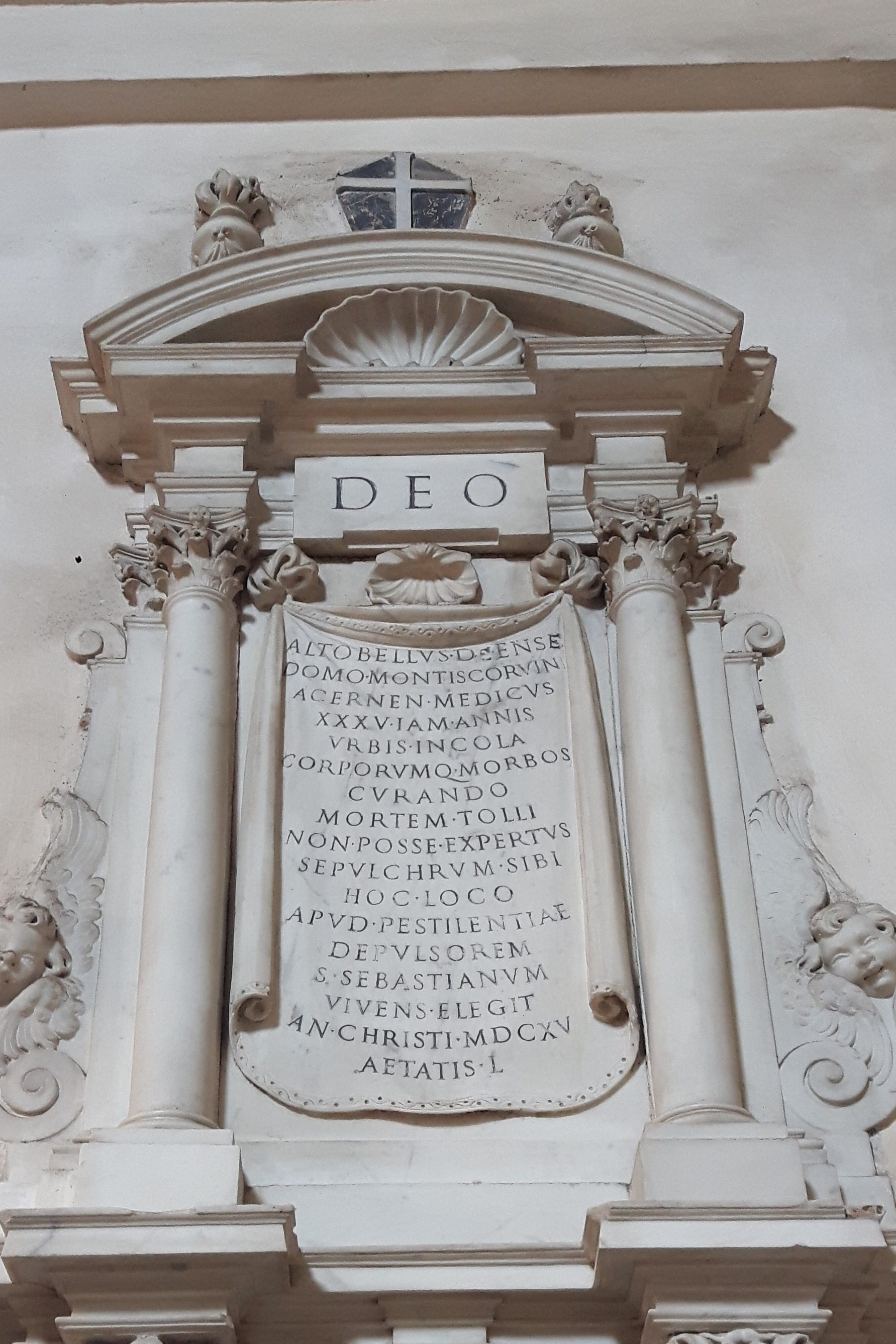 Altobellus d'Ense's tomb, San Sebastiano, Rome - 04.jpg